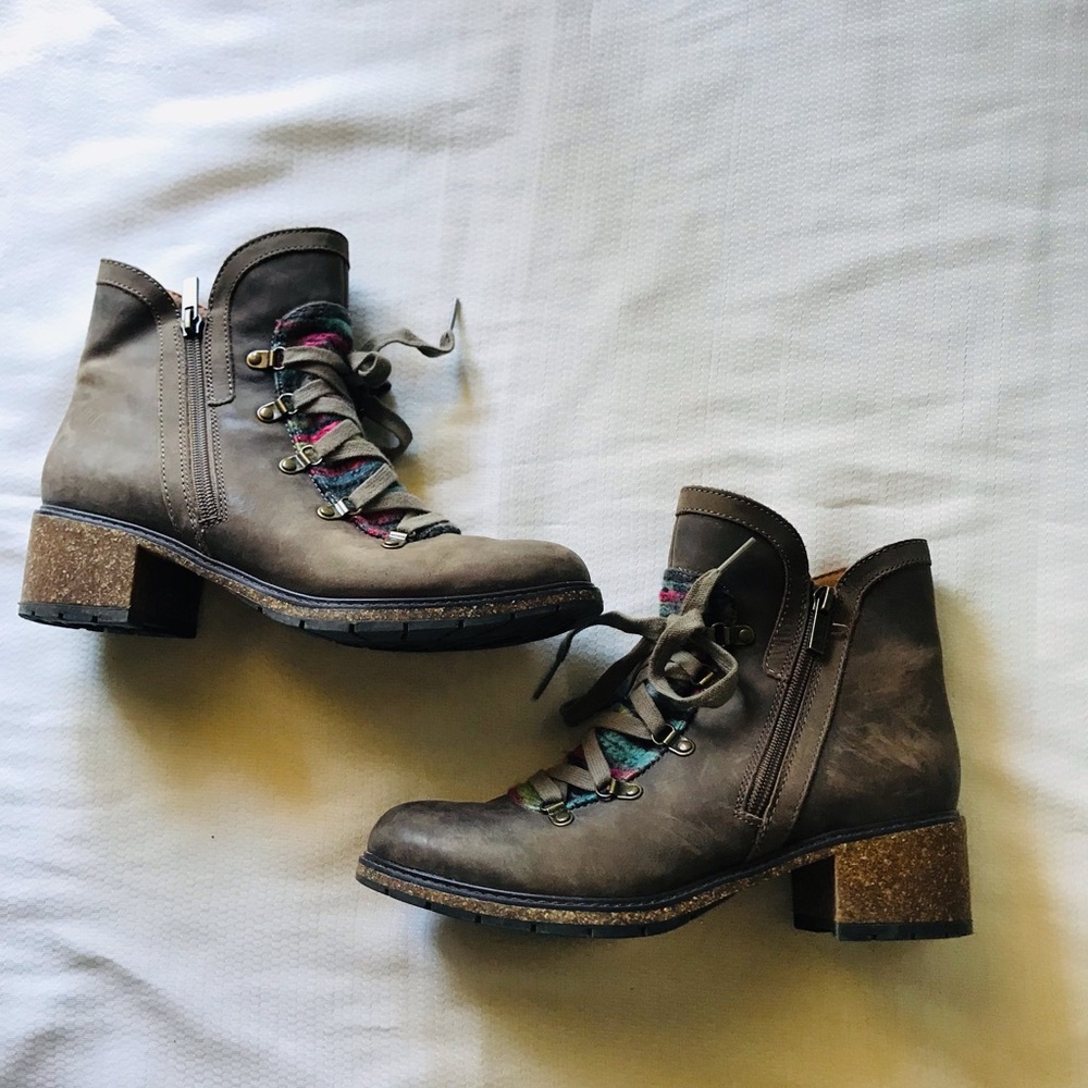 AETREX JOLEEN WOMEN'S Boots - Picture 5 of 16